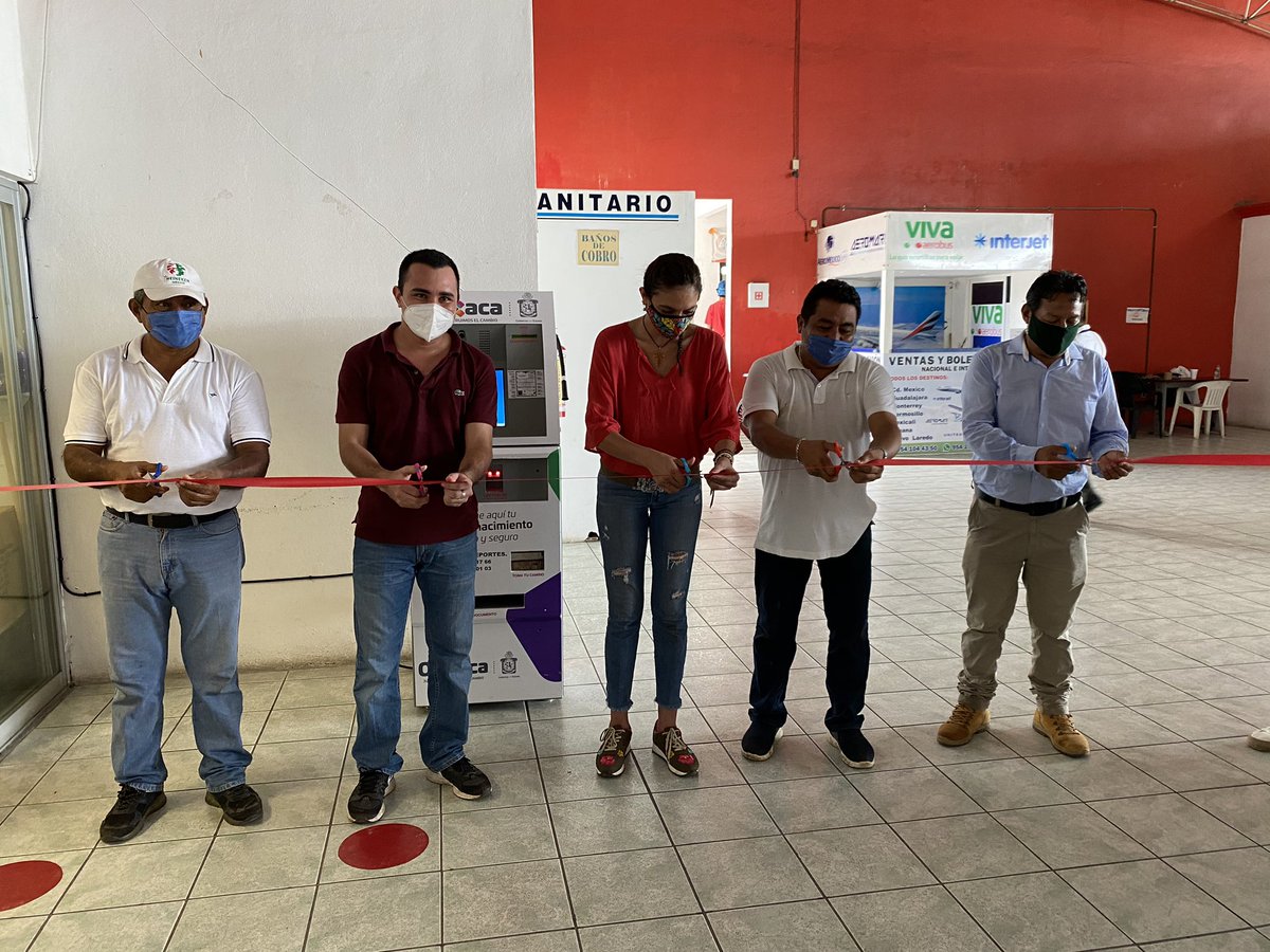 IvanMijangosP's tweet photo. Inauguramos los Módulos de Actas de nacimiento y servicios digitales en #PuertoEscondido
Agradezco al Gobernador @alejandromurat, @Christianhftes y familia del @RegCivil_GobOax @yarithtannos por su apoyo para la Costa; serán de mucha ayuda para agilizar trámites @FREDDYGILPINEDA https://t.co/zUul6H4t1c