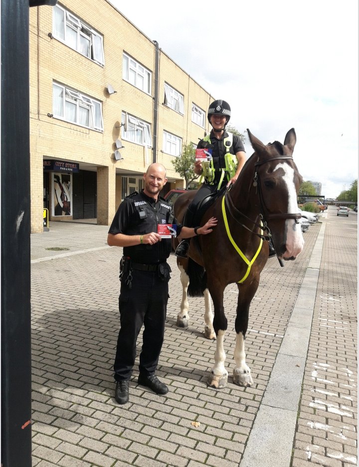 tvp_mk's tweet photo. #MKNorth #MKSouth #P2116 #P6736 #C9530 #C9911 @TVP_horses @LoanSharkNews carried out a Loan Shark Awareness day at MK City Centre flats in conjunction with the Illegal Money Lending Team. Plenty of leaflets handed out &amp; advice given https://t.co/YICIQXQwG2