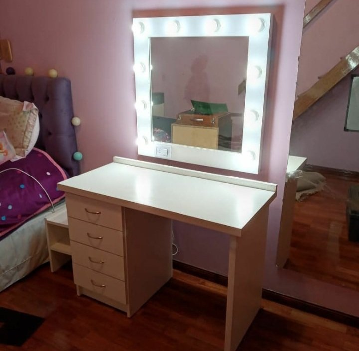 soffappierto's tweet photo. Mi papa no tiene trabajo y está haciendo estos muebles hermosos .Somos de zona norte, cualquier cosa consúltenme. Nos ayudan muchísimo compartiendo. https://t.co/slW2WoVIZ6