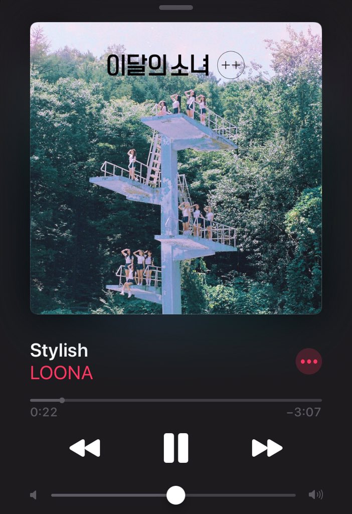 jungiesgf's tweet photo. .@loonatheworld you’re my style 😳❤️ #2ndOrbitWithLOONA https://t.co/PCm0aEDRuA