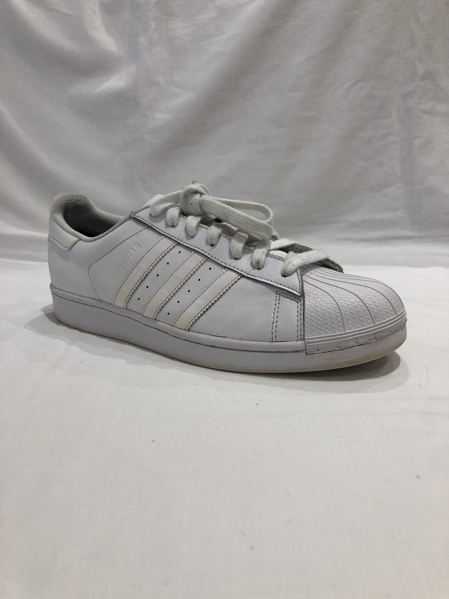 Creptify's tweet photo. Giving some love to these worn  Adidas super stars! Before and after of the cleaning process #creptify #Adidas #superstar #white #sneakercleaning #sneakercleaner #freshcreps https://t.co/oXcMb35juC