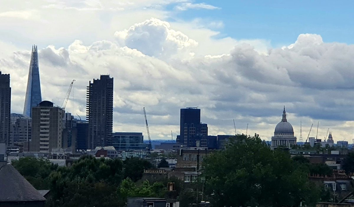 HiltonIslington's tweet photo. The view from our Terrace Suite from St. Pauls to the Shard 👏👏 #Dreamwithus https://t.co/hpqxoN9ewJ