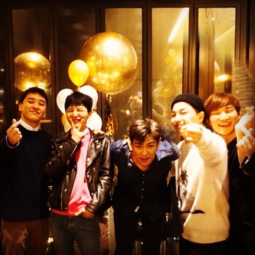 bbsupportteam's tweet photo. 👑HASHTAG BOOST

Reply with "HAPPY 14th ANNIVERSARY BIGBANG" in your language.

📌RETWEET
📌REPLY (must include 3 words)
📌QUOTE
📌 INTERACT WITH EACH OTHER

USE THESE IN YOUR REPLY ⬇️
#14YearsWithBIGBANG  #BIGBANG
@IBGDRGN @Realtaeyang @ForvictoRi @YG_GlobalVIP https://t.co/EyuX0yuCOn