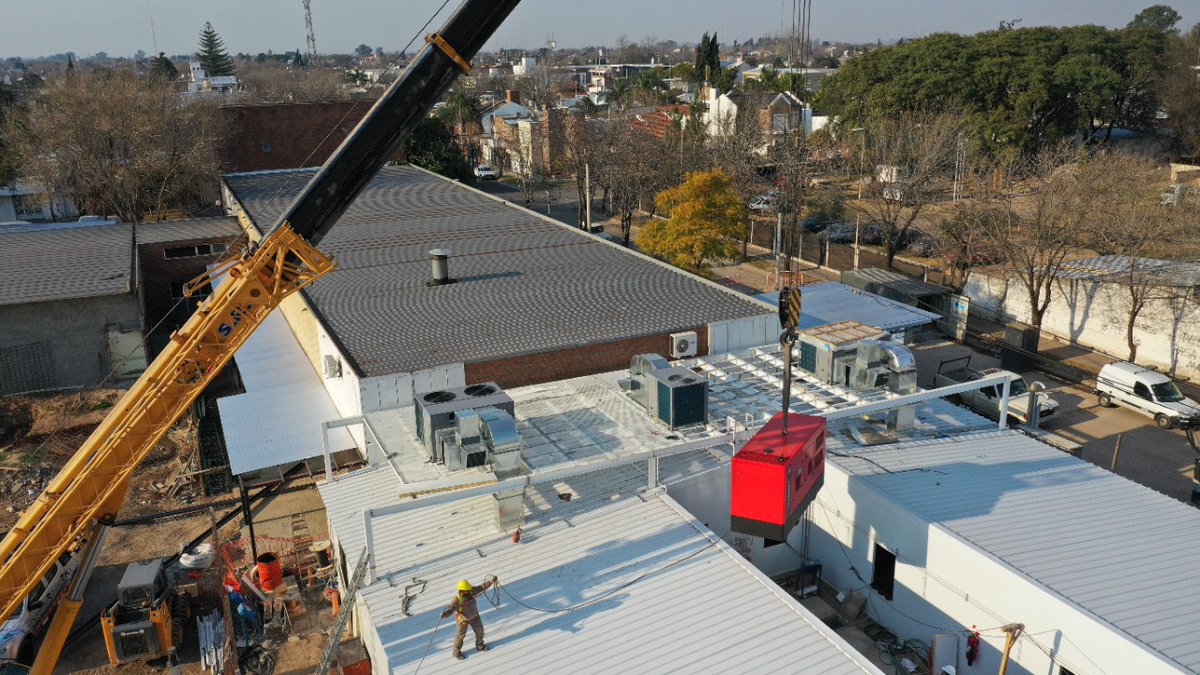 silvinafrana's tweet image. #VillaConstitución

Orgullosos de inaugurar en tiempo récord, el 2° #HospitalModular de la provincia.

Gracias al compromiso de @omarperotti y al trabajo coordinado de muchos hombres y mujeres, se terminó en 45 días este hospital para cuidarnos cuando más lo estamos necesitando.