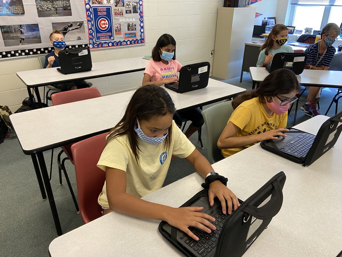 mr_crusen's tweet photo. A little Opening Day student questionnaire via Google Forms! #323learns #DMSPantherPride #panthersTOGETHER https://t.co/v2IwH1pW4P