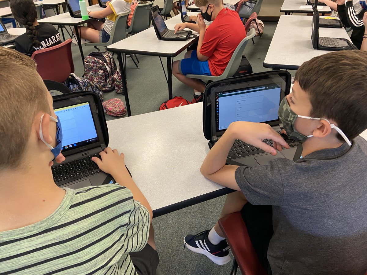 mr_crusen's tweet photo. A little Opening Day student questionnaire via Google Forms! #323learns #DMSPantherPride #panthersTOGETHER https://t.co/v2IwH1pW4P