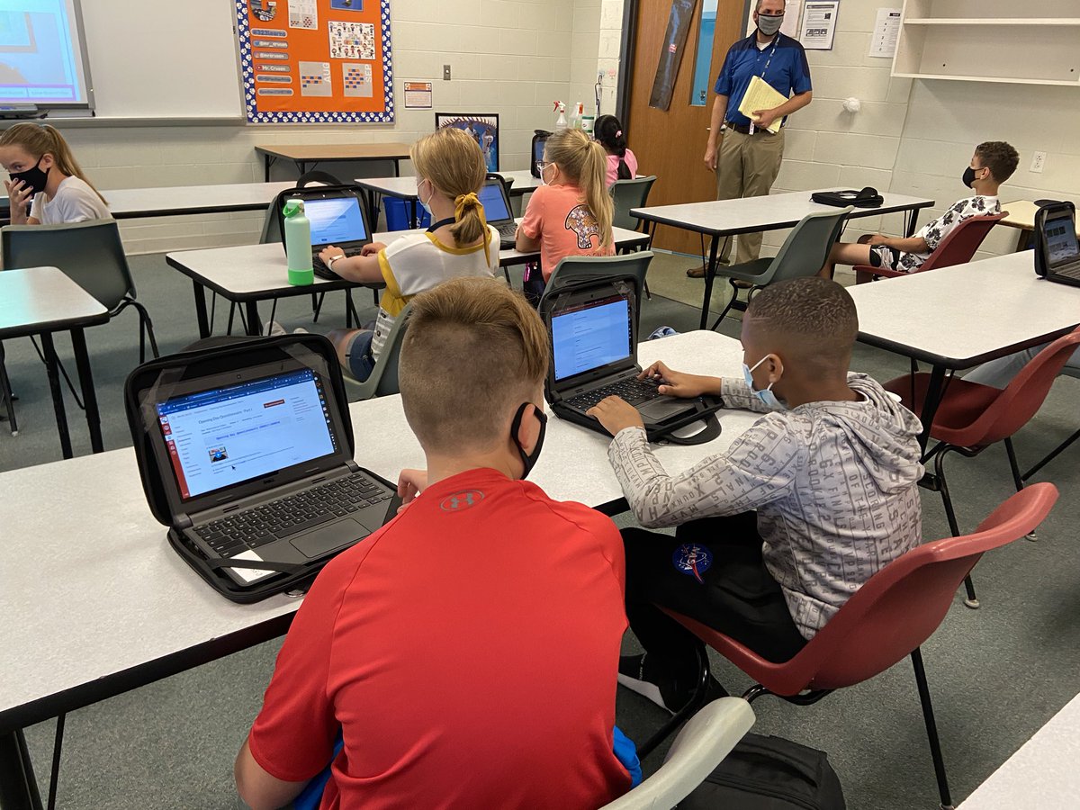 mr_crusen's tweet photo. A little Opening Day student questionnaire via Google Forms! #323learns #DMSPantherPride #panthersTOGETHER https://t.co/v2IwH1pW4P