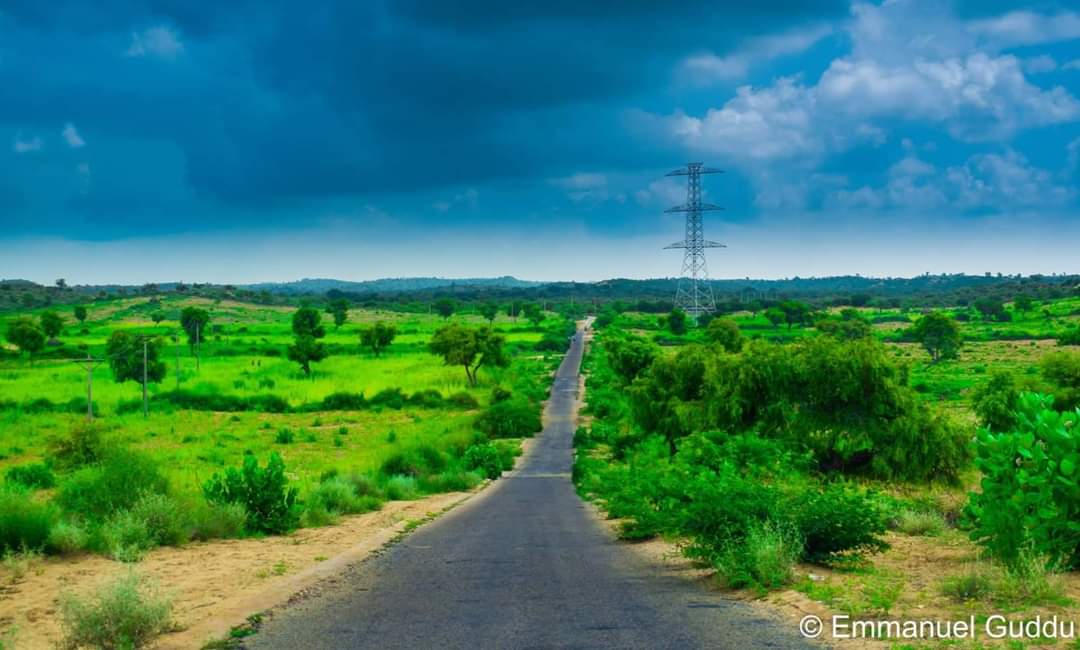 azmatsoul's tweet photo. اور جب ترپارکر کے صحرا کا حسن خوبصورتی کے حدود کو کراس کر جاتا ہے
#BeautifulPakistan #Pakistan
#Tharparker #deasrt https://t.co/PxAvs7uKW9