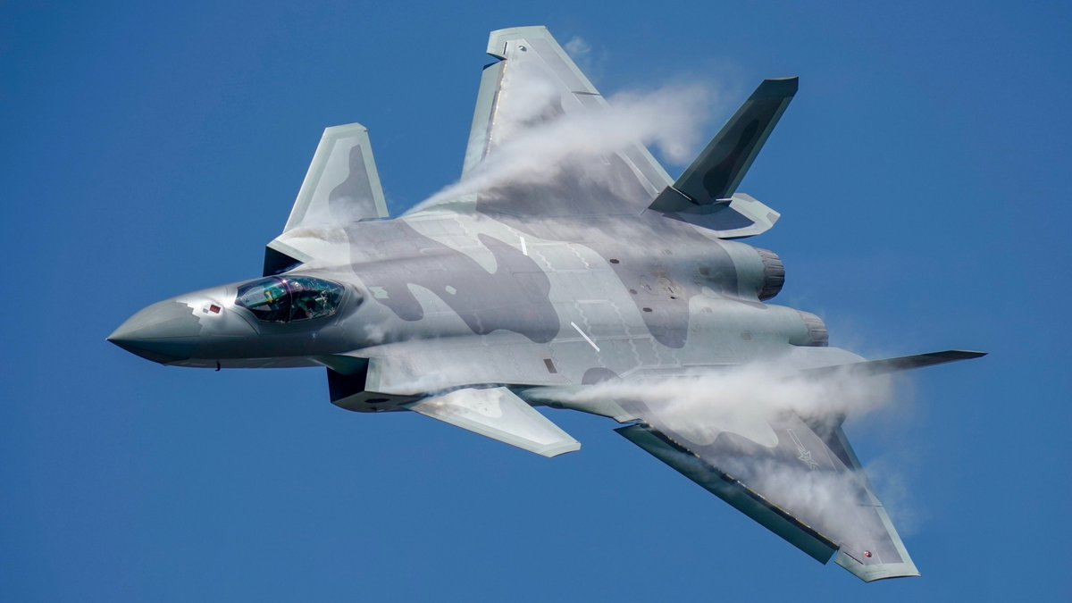 J-20 "Mighty Dragon" de la PLAAF