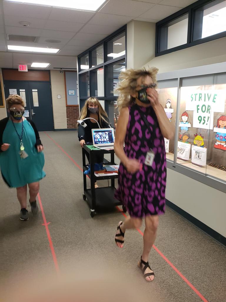 OPS_Jefferson's tweet photo. Taking online learning for a run. #RemoteLearningOnTheGo
@OmahaPubSchool @OPS_LoganSupt https://t.co/cvsbCd73VF