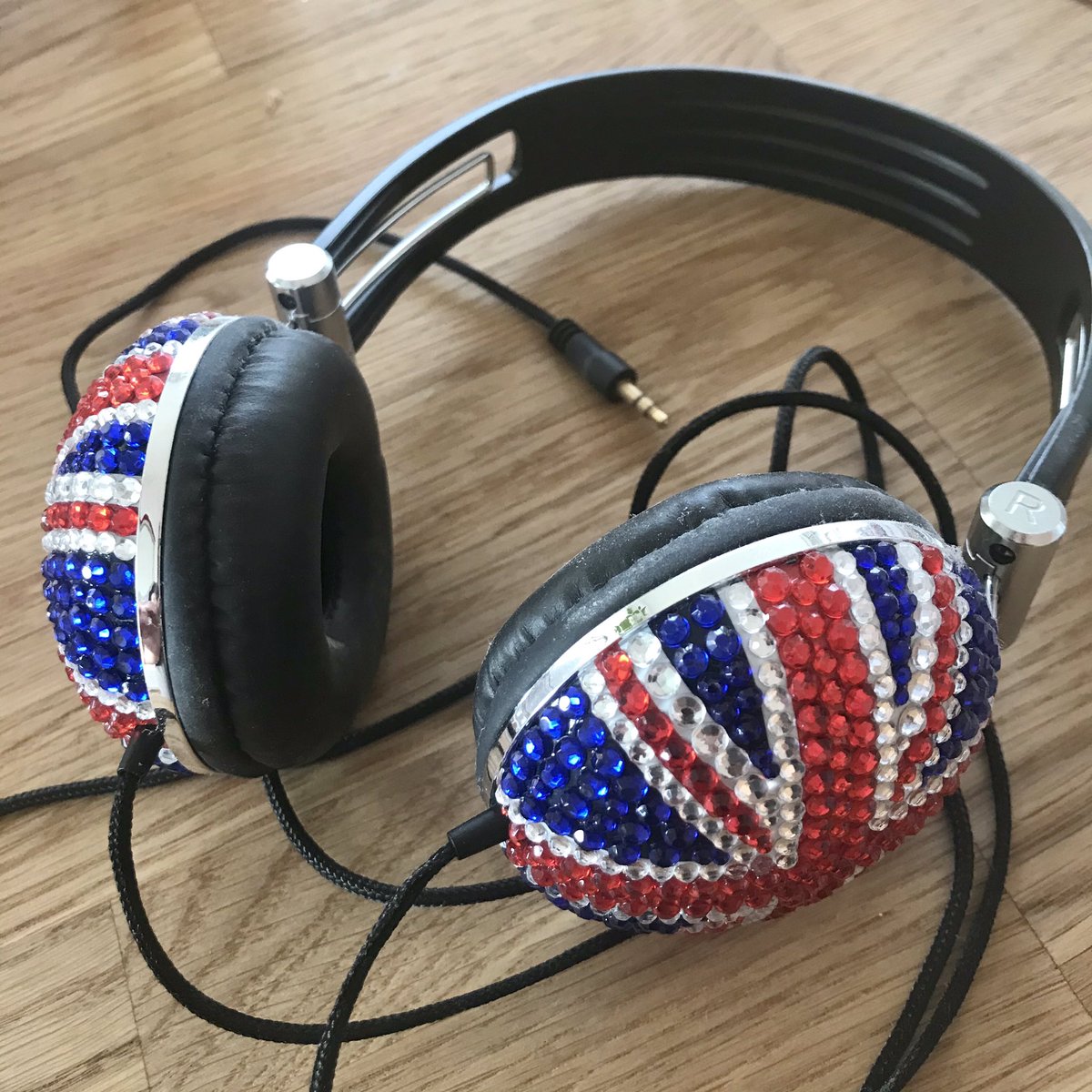 Mein Kopfhörer und ich bleiben dieses Jahr in Hamburg... trotzdem sehr gespannt und glücklich, die besondere Last Night of the Proms 2020 für Deutschland kommentieren zu dürfen! <a href="/bbcproms/">BBC Proms</a> #lnotp