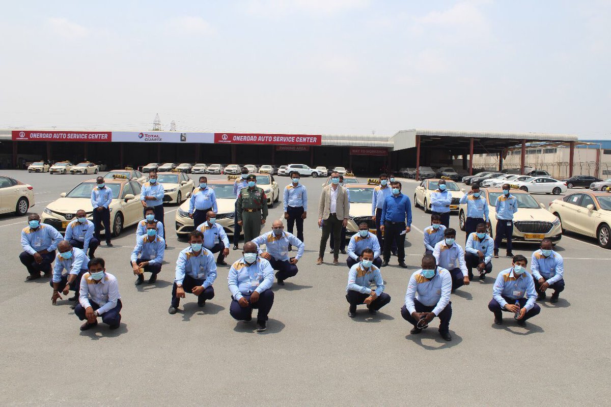 DubaiPoliceHQ's tweet photo. #أخبار | مرور دبي تنظم ورش عمل لإعداد تقارير الحوادث البسيطة لسائقي مركبات الأجرة

التفاصيل:

https://t.co/NvenIEIhjJ

#شرطة_دبي
#أمنكم_سعادتنا
#الجميع_مسؤول
#نتواصل_ونحمي_نبتكر_ونبني https://t.co/ZmAOlp0Y1L