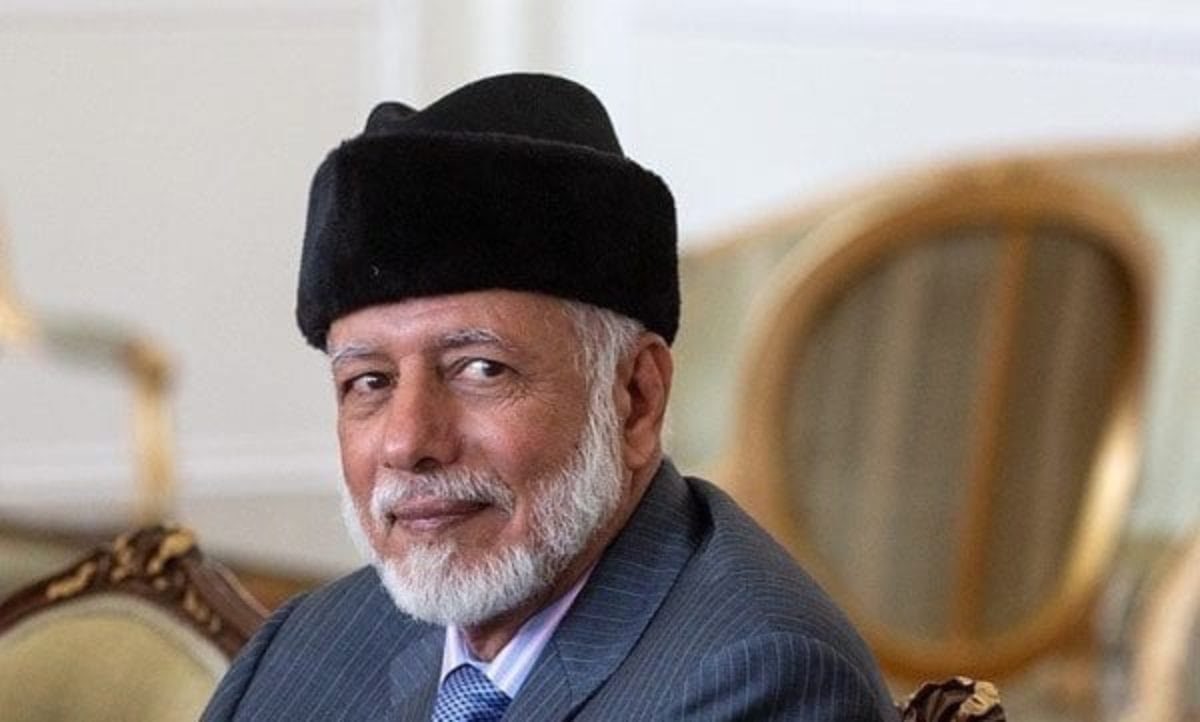 ثعلب السياسة العمانية
داهية السياسة العمانية
تلميذ المدرسة القابوسية
سلاح السلام الشامل
شكراً لك 👋🏻🥺

#شكرا_يوسف_بن_علوي
 #مراسيم_سلطانيه