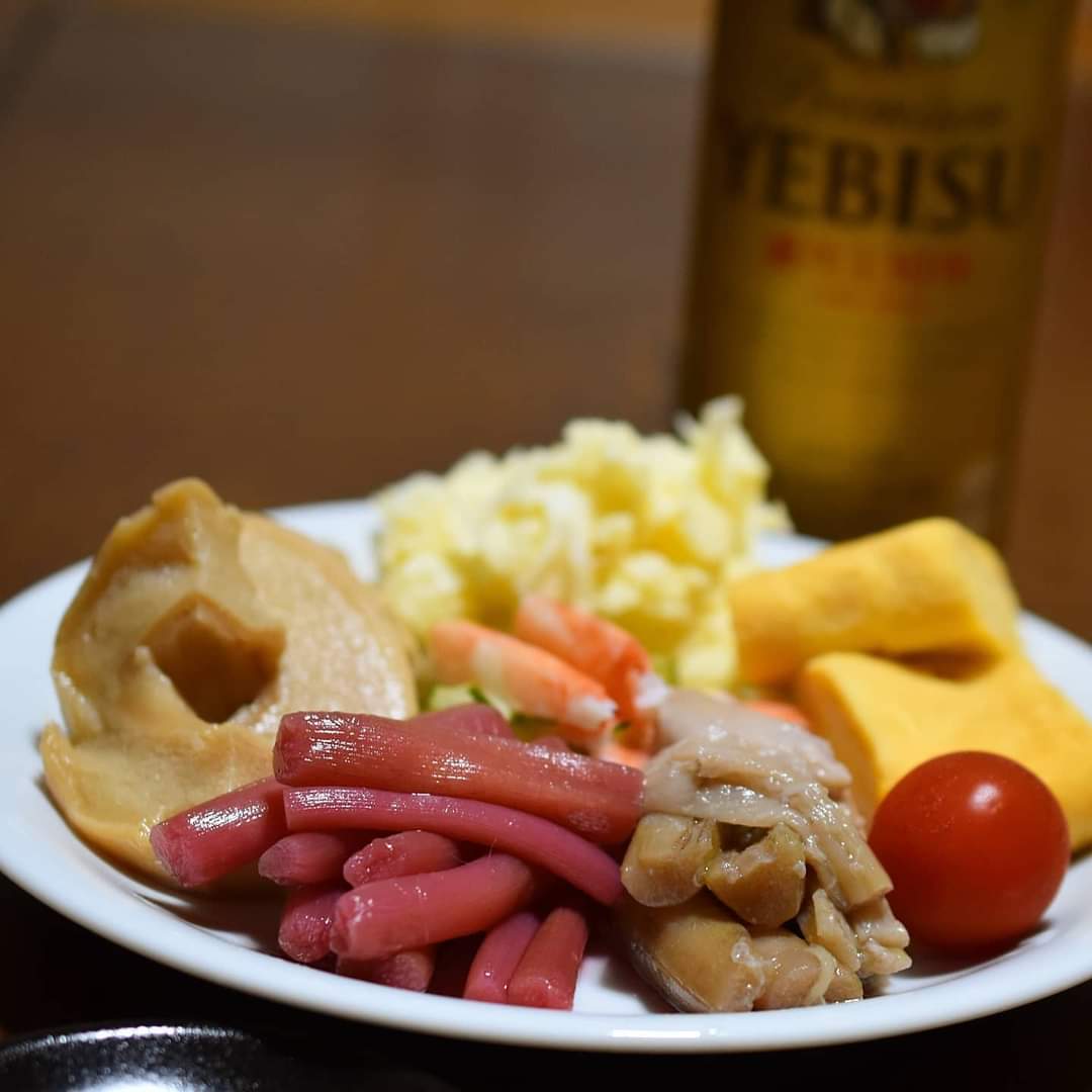 okadayukio's tweet photo. #ずいき は #サトイモ の茎
#氷見 では #あかずき といいます
・
#ずいきの酢の物（写真左）
酢に漬けると鮮やかな紅色に
しゃきしゃきです
#ずいきのみそ煮
根元に近い部分（白っぽいのはサトイモ）
とろとろです
#母 #18aug2020 https://t.co/2IemdXVxVs