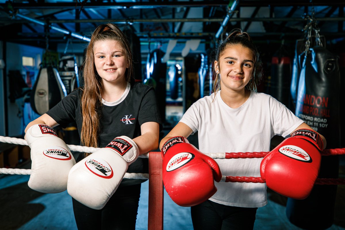 Darcie and Sophia: 2 amazing e.g.s of what #boxing can do 4u. These girls exemplify what we want to achieve with our film - They’re dedicated, committed and on track for success! #Squadgoals 
crowdfunder.co.uk/in-her-corner
#boxinggirl #girlswhobox #boxinglife  #amateurboxing