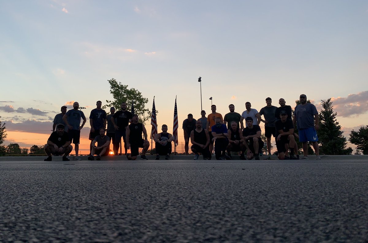 F3TheColosseum's tweet photo. Happy Camper lead 21 men through a series of block exercises followed by Pearls on a String around the park. #StrongerTogether @F3CrossroadsIL @F3Nation https://t.co/t0NBsIG2mj
