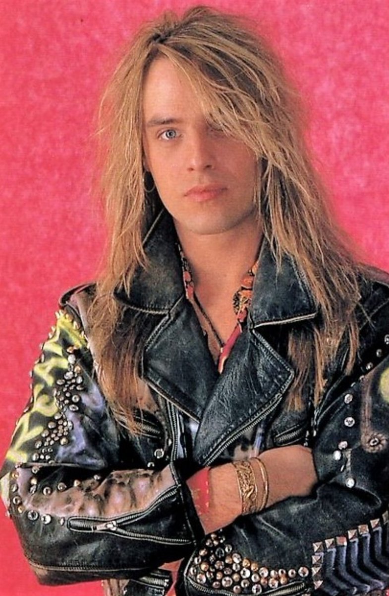FilosofaRock1's tweet photo. #Efemerides #Filosofía #Rock
El 18 de agosto de 1964 nace #Andi #Deris vocalista de #Helloween.
Escuchanos VIE15hs
www.radiocaput con
Conduce @ElizabetVega7
Equipo @andreamss86 @septimoarteOK @Budijoly
Producción @danyluna67 https://t.co/W4RNEMnEwU