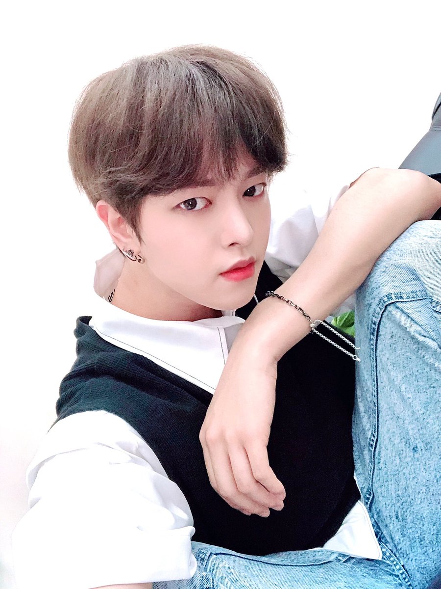 ONEUS tweet media