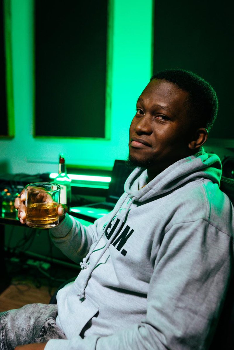 GeorgeBeatsSA's tweet photo. @kamooletsosa @sahiphop247 @KwestaDaKAR @k1Jaxe @JamesonSA Salute to @JamesonSA x @KwestaDaKAR for introducing us to @k1Jaxe #JamesonStayInn #RapAVerse
Go stream the vibes, available on the @jamesonsa website #JamesonCollabs https://t.co/E1seZn8w5T