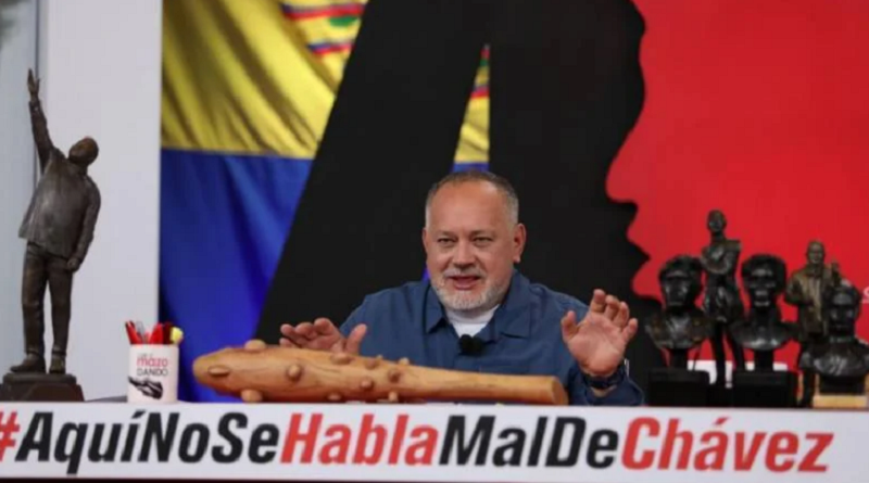 RNVinformativa's tweet photo. Diosdado Cabello anuncia que programa Con el Mazo Dando vuelve en 15 días
https://t.co/Bl6Y7JvEnD
#YoSoyDeAquí  
#PuebloProtegidoYRecuperado https://t.co/acN6a6yFxM