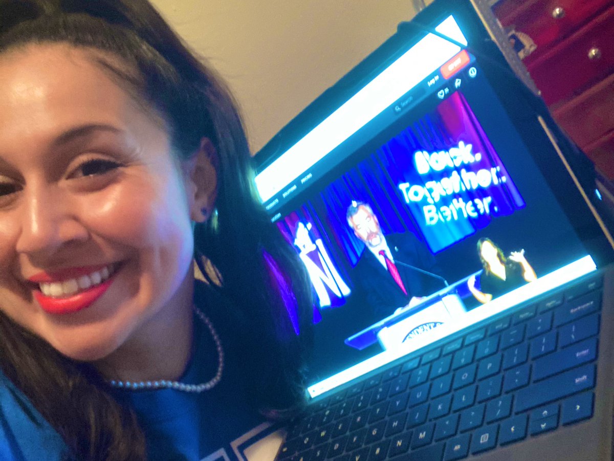 GonzalezPCee's tweet photo. It’s convocation time! #backtogetherbetter #Convocationselfie #ThisIsNorthside https://t.co/gxn7AoelYO