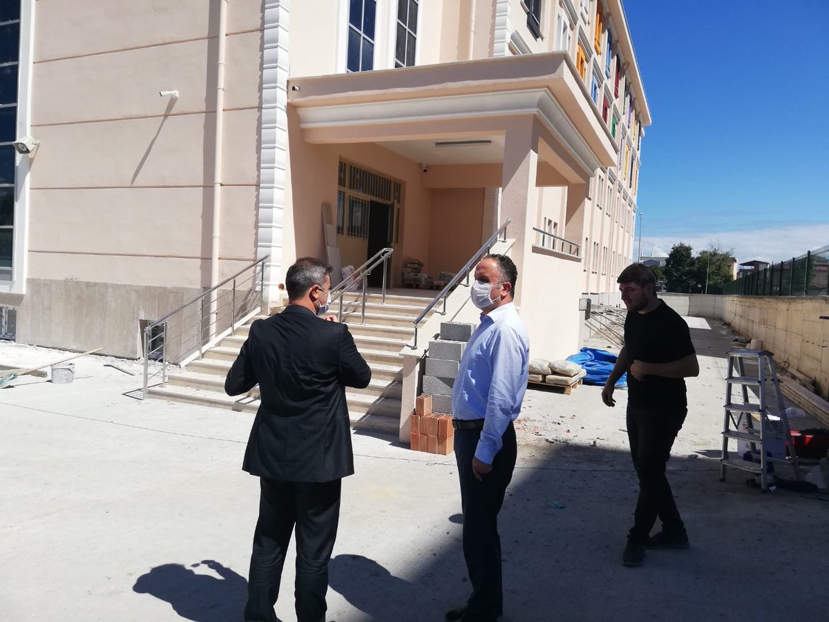 CoskunESEN57's tweet photo. İlkadim ilçemizde yapımı devam eden İlkadım İlkokulu Ana sınıfları ve Çay Mahellesindeki okul inşaatında incelemelerde bulundukSamsun için daha önceki yıllarda yaptığımız gibi bu eğitim öğretim yılında da hep beraber güzel şeyler yapacağımıza inanıyorum #okullarıbirlikteaçacağız https://t.co/zzCQ3EJCAH