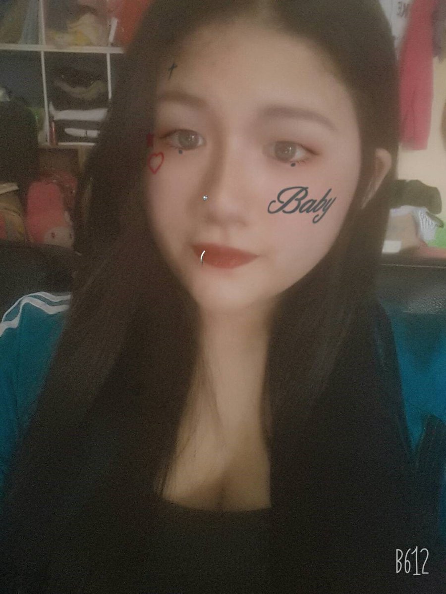 8MBzfG1o12W4Y8s's tweet photo. 有人可以多愛我一點嗎... https://t.co/vARj3zYtSn