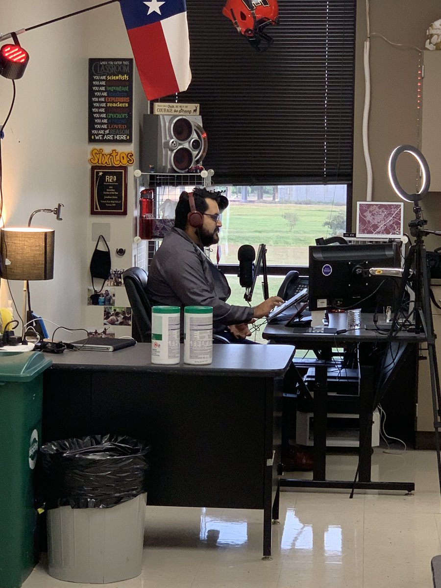 VEHSTitans's tweet photo. Rockinโ already this AM! Letโs gooooo! #eastsidebeastside #riseasone #togetherandapart #virtuallearning #teachersmakethe๐goround @VictoriaISD @Vicadvocate https://t.co/9JACbPLUAh