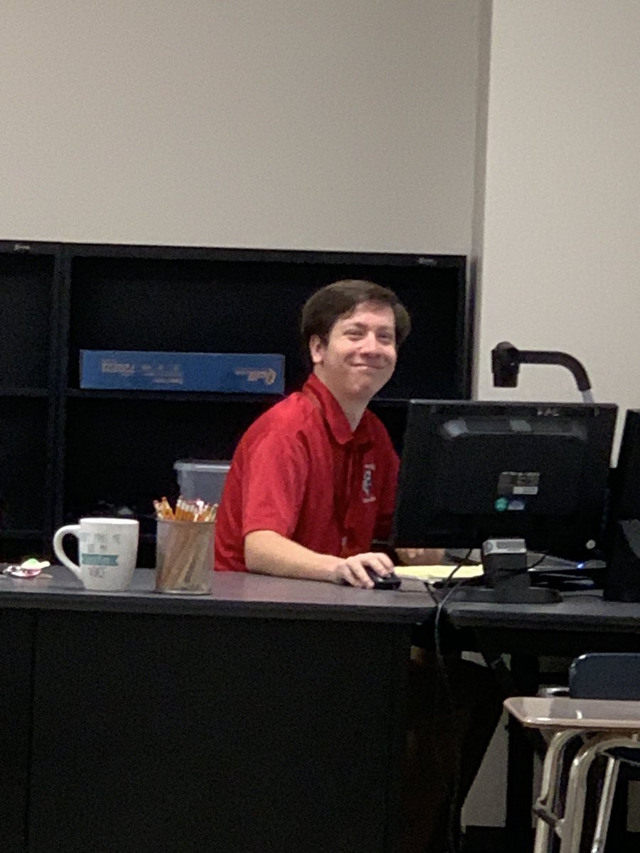 VEHSTitans's tweet photo. Rockinโ already this AM! Letโs gooooo! #eastsidebeastside #riseasone #togetherandapart #virtuallearning #teachersmakethe๐goround @VictoriaISD @Vicadvocate https://t.co/9JACbPLUAh