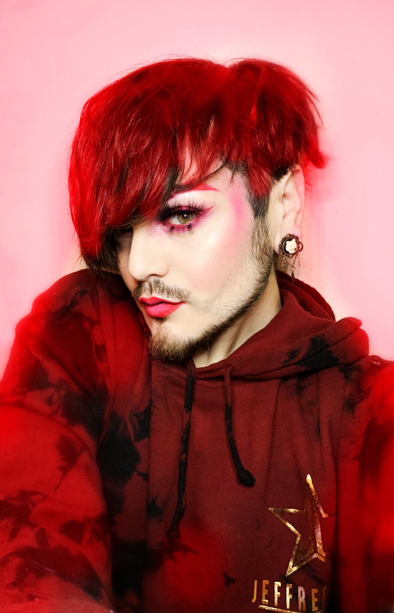 ThaRealNiKki_V's tweet photo. All #CherryWet from @JeffreeStar this is what I love doing when you have matching lip liner,liquid lip and eyeshadow! Can’t wait for Scorpio eyeshadow shade from the new #orgypalette . I will do the same then!!! #orgycollection #JeffreeStarCosmetics #JeffreeStarApproved https://t.co/A4C5WC8xbY