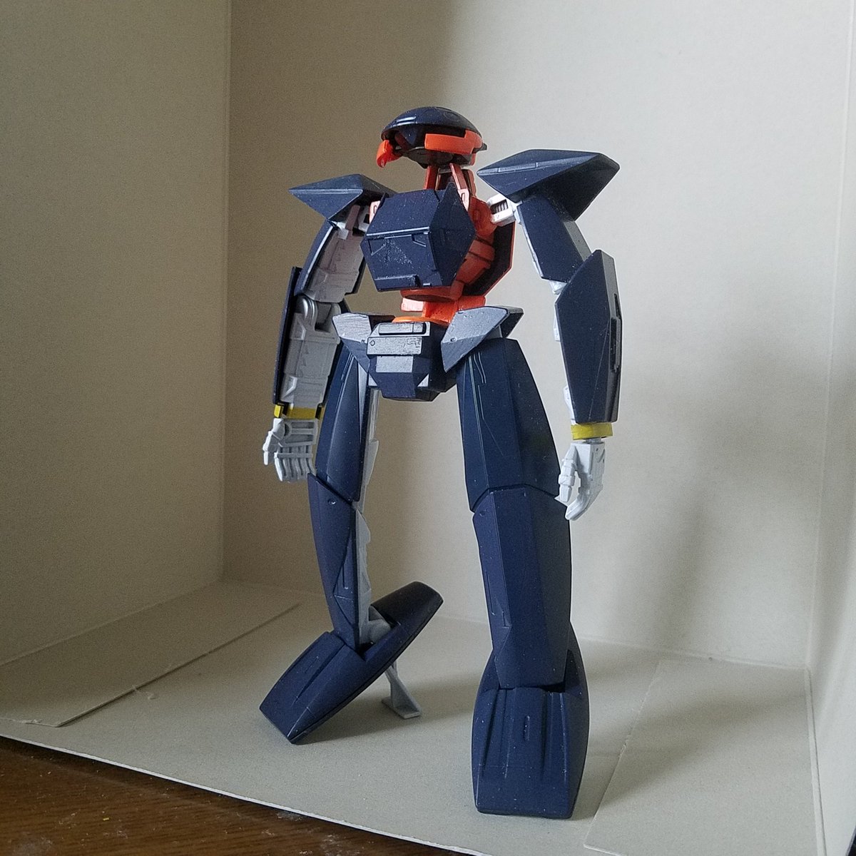 武富健治 古代戦士ハニワット漫画アクション連載中 最新7巻8月末発売予定 最近作ったやつ ターンエーのモビルフラット1 144当時キット 当時も えー と思ったおかしな首回りを修正 肩腰アーマー 頬当て等の小型化 股関節の位置調整 などちまちま小