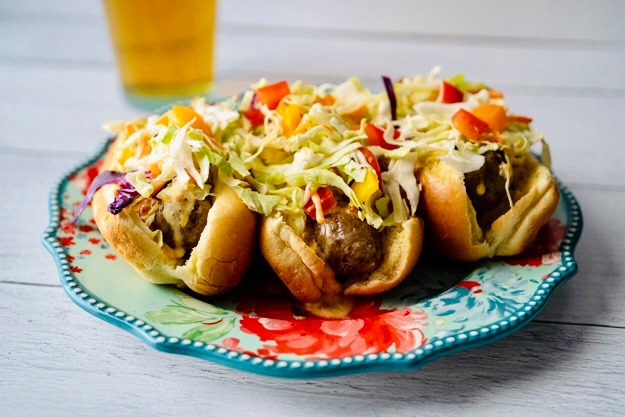 WorldFoodChamp's tweet photo. 🍻A Summer recipe to “CHEERS” to! 🍻
Tune in August 19th at 5pm Eastern to watch Walmart @ChefASerrano give a LIVE step-by-step tutorial on recreating this “hoppy” recipe
👇👇👇
Beer Brats with Beer Bacon Cheese Sauce and Vinegar Beer Slaw
#WalmartChef | #SummerRecipe https://t.co/GPNKkCUNrE