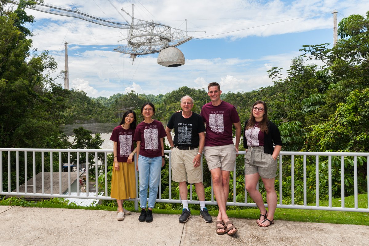 Some background behind my last visit to Arecibo (Aug 2019) and the picture I already posted, but will post again because I love it so much. Incoming THREAD on PSR B1913+16. Buckle up...  #AreciboLove  #QuieroArecibo 1/18