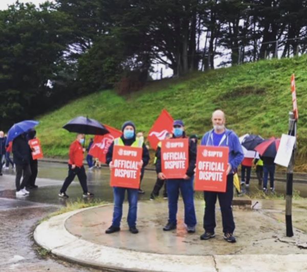 SIPTU members on strike at Premier Periclase. 

The magnesium products plant in Drogheda, County Louth has shutdown without agreement with its workers.

Share and support the workers!