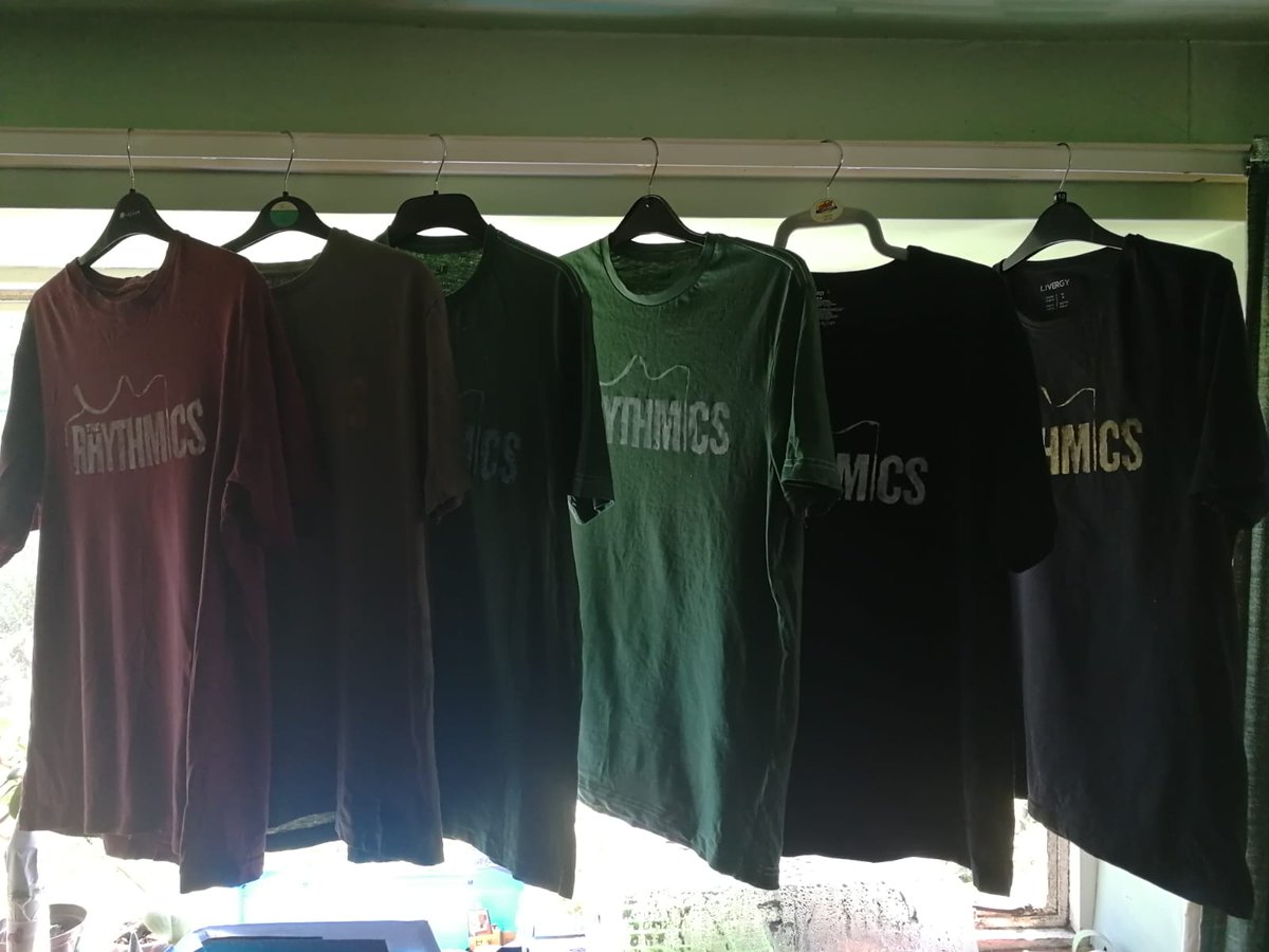 mettatheatre's tweet photo. Don't forget to download your free @TheRhythmics_ stencil from our website! All you have to do is find an shirt that you can reuse from home to #MakeYourOwnMerch
https://t.co/u9WbHOjUEV
#TheRhythmics #NewBritishMusical #MidlifeCrisisOfMasculinityMusical https://t.co/p2Et6lg0iC