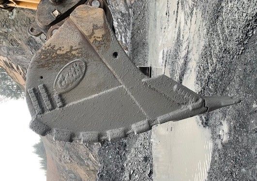 Geith_NA's tweet photo. This rock bucket has been working in a quarry on a Komatsu PC360-10 for 3 years logging about 6,000 hours, and it still looks perfect.
Find out what the durability of Geith attachments can do for you.
#geith #durability #rock #quarry #bucket #komatsu #attachments https://t.co/sl0o2DmU0C