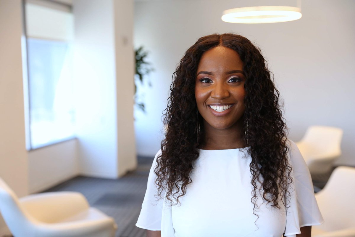 DiscoverAudit's tweet photo. What advice does Lavon Johnson, FSO Financial and Accounting Advisory Services Senior at @EY_US, have for students interested in #audit? Network, network, network! Learn more by watching #MakingItBalance: https://t.co/iMIMeBRXAk https://t.co/ykUiLw0old