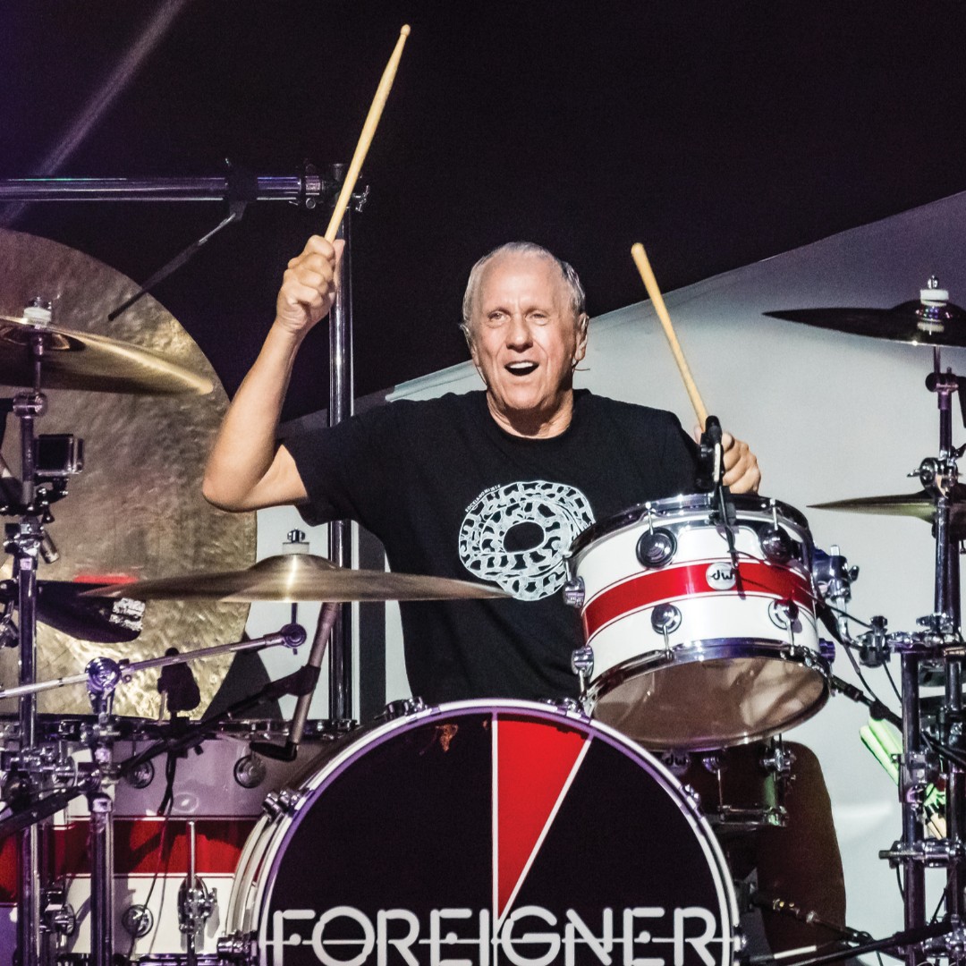 Happy 70th birthday Dennis Elliott! Let us listen to his fantastic drum beats on the Foreigner album 4. 