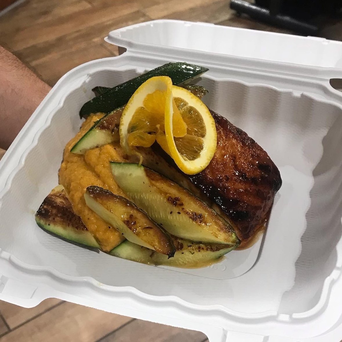 cubuffspnd's tweet photo. Changing up the menu:
Gyro Platter- With your choice of chicken or steak, served with a couscous salad
Citrus Roasted Salmon with your choice of sweet potato mashers or creamed corn, and roasted zucchini or Brussels sprouts
#PerformanceStartsWithFood https://t.co/FhUy5aNrcO