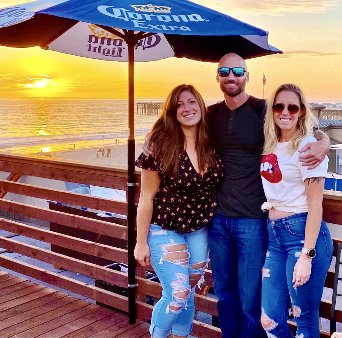 waterbar_sd's tweet photo. You stay golden, San Diego😍 
.
The Sundeck is open 7 days a week!! 🌅
.
📸: @dave.wiest
.
#DevotedToTheCraft #WaterbarSD https://t.co/SNi5yptVMj