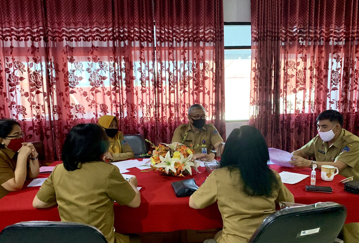 Hari ini jajaran pejabat struktural di lingkup Dinas Pemberdayaan Masyarakat dan Desa Daerah Prov. Sulut melaksanakan rapat koordinasi dalam rangka rencana penyusunan program kegiatan untuk tahun anggaran 2021.
