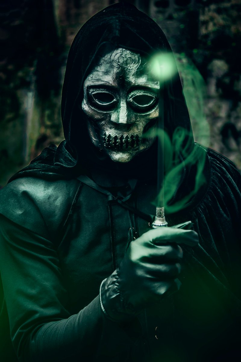 DekraHeap's tweet image. "Para que triunfe el mal, sólo es necesario que los demás estén muertos."
Saga: Harry Potter
Cosplay: Mortifago (Customizado)
Fotógrafo y edición: @Asolanaphotogr1 
Increíble experiencia.
