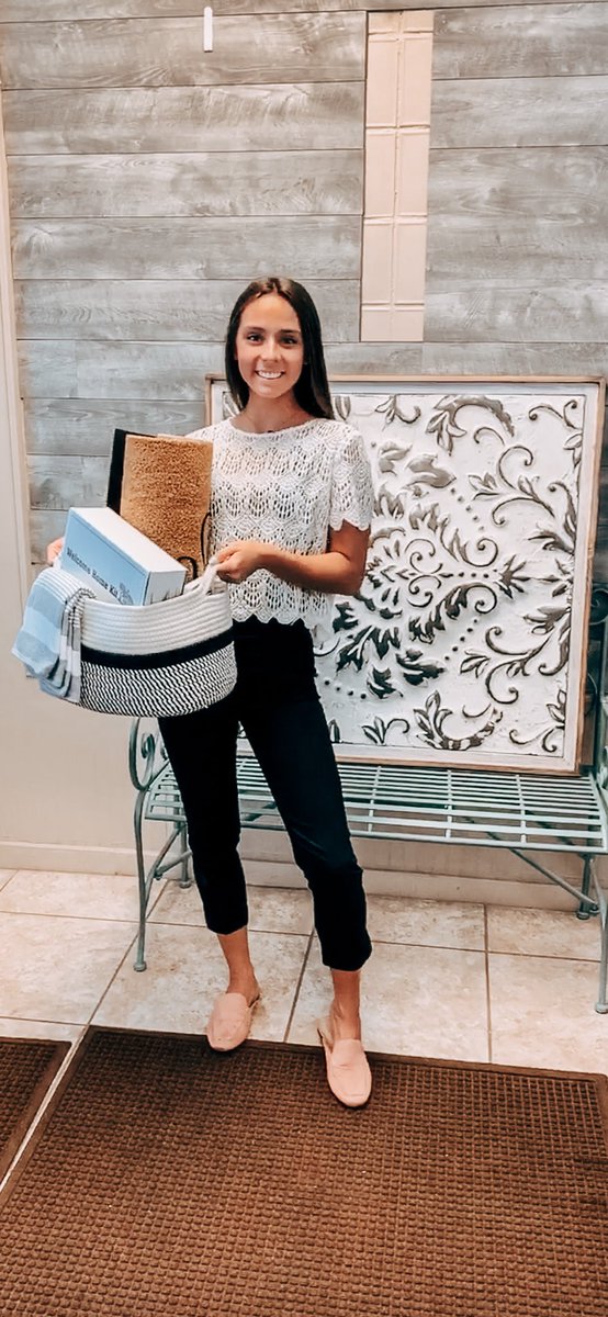 amberr_bray's tweet photo. Hey Friends! Real Estate got you lost? Let me help get you Home ❤️ 

contact me or share with friends and family that might need a little help 😊 https://t.co/fvrgt4V7PS
