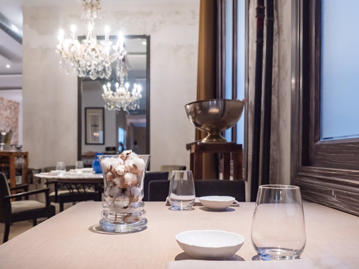 Te esperamos en Etimo, cuidando cada detalle y en un ambiente acogedor. Recuerda que abrimos en agosto para ti, de martes a sábado . Reserva tu mesa: 34.91.375.98.83 

#menúdegustación  #agosto #verano #restaurantesmadrid  #instafood #solrepsol #guiarepsol #comerenmadrid #Etimo