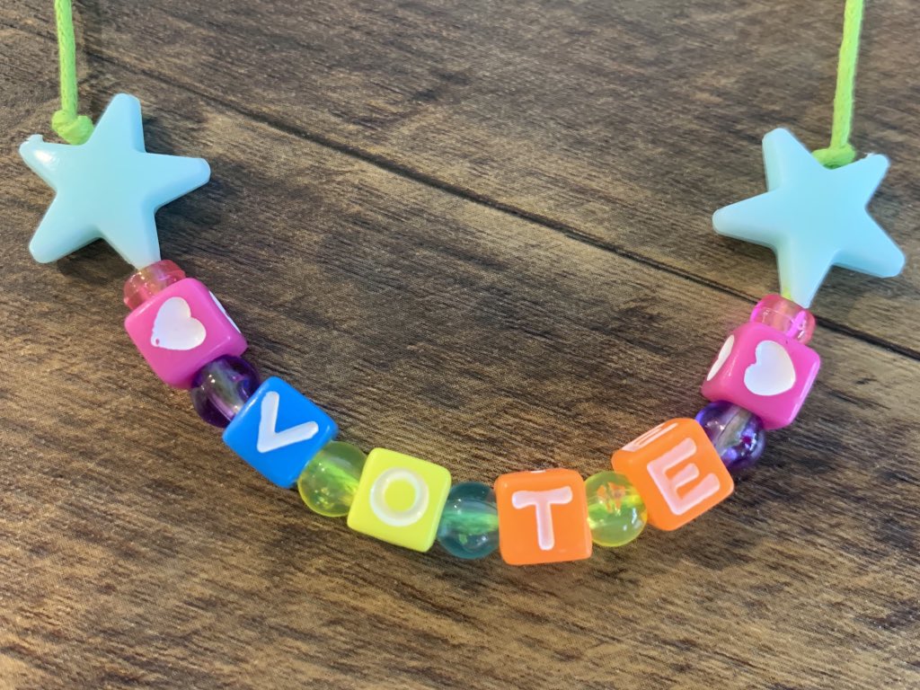RosyHeartSP's tweet photo. 4yo’s rendition of Michelle’s  Vote necklace. I’ll be wearing this until November. https://t.co/ijDAYxE2Fh