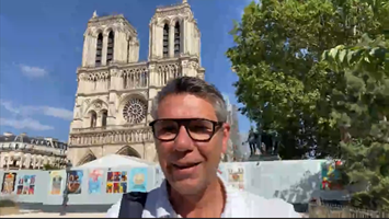 Now  @zefred with Notre Dame fundraising lessons."I'd like to show you with our beautiful weather our beautiful Notre Dame."He's recorded this standing in front of the cathedral - a great illustration of how virtual conferences can offer something different. #ArtsSummit