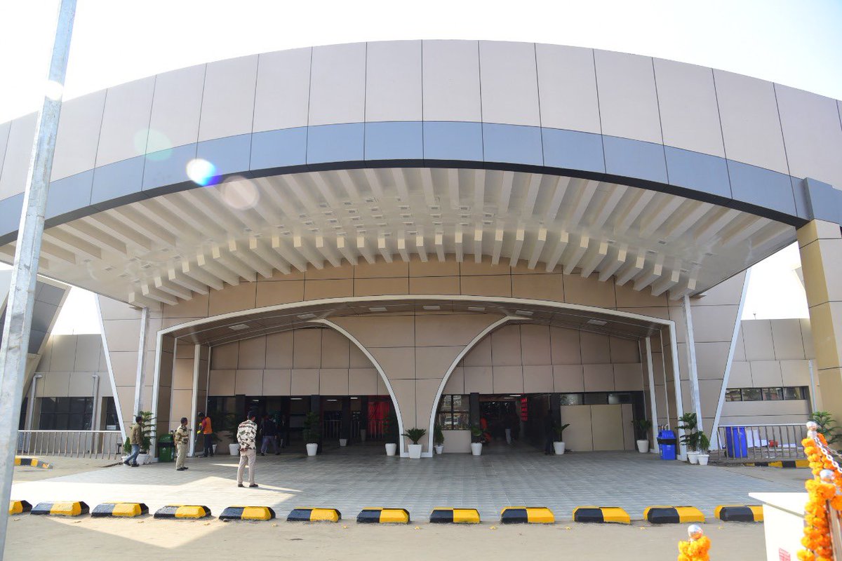 RailMinIndia's tweet photo. Catch a glimpse of  the Dimapur Railway station of Nagaland depicting local culture. 

The facade of the entrance is aesthetically designed &amp; decorated with local art. 

The neat and tidy look of station premises is sure to capture your attention. https://t.co/E0Z3n9C13u