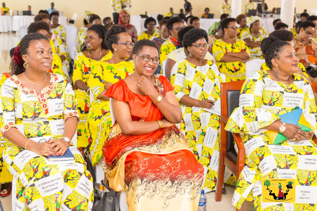 Burundi1stLady's tweet photo. Je remercie S.E @DeniseBucumi pour m'avoir invité à rehausser les cérémonies de lancement solennel des activités de la Conférence Internationale des Femmes Leaders. Je la félicite pour ce pas de géant que la Conférence vient de franchir sur le plan juridique &amp; organisationnel. https://t.co/olyojQ0Cic