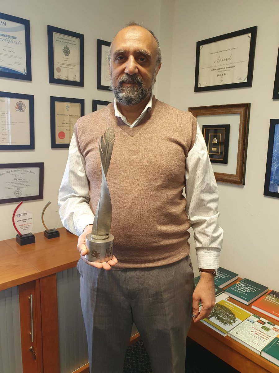 Meet our NSTF-Water Research Commission (WRC) Award winner:
Prof Faizal Bux – (Durban University of Technology, for researching wastewater as a resource and not a burden to society. Read more: bit.ly/3g1ye1j #NSTFawards2020 #NSTFawards2020