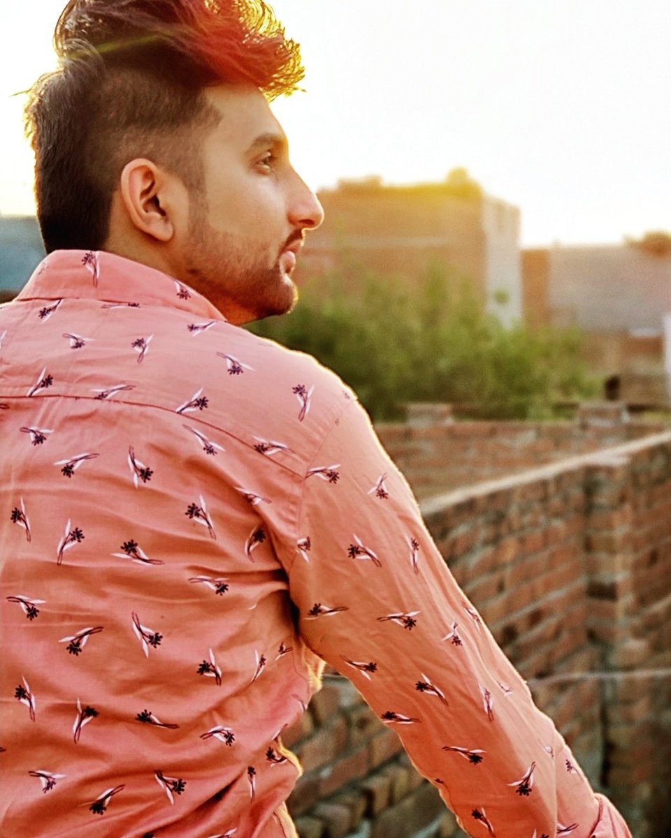 realSdhingra's tweet photo. Sapne vo nhi hote jo hum neend mein dekhte hai...sapne vo hai jo humari neend udaa dete hain😇 #SM https://t.co/YVayKZXcg3